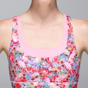 Lululemon Run: Stuff Your Bra Floral size 6